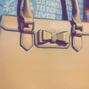 Elegant Tan Bow Accent Women's Bag